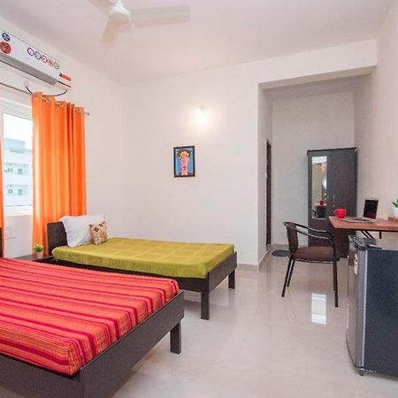 Buzz Quarter Hotel Hyderabad Esterno foto