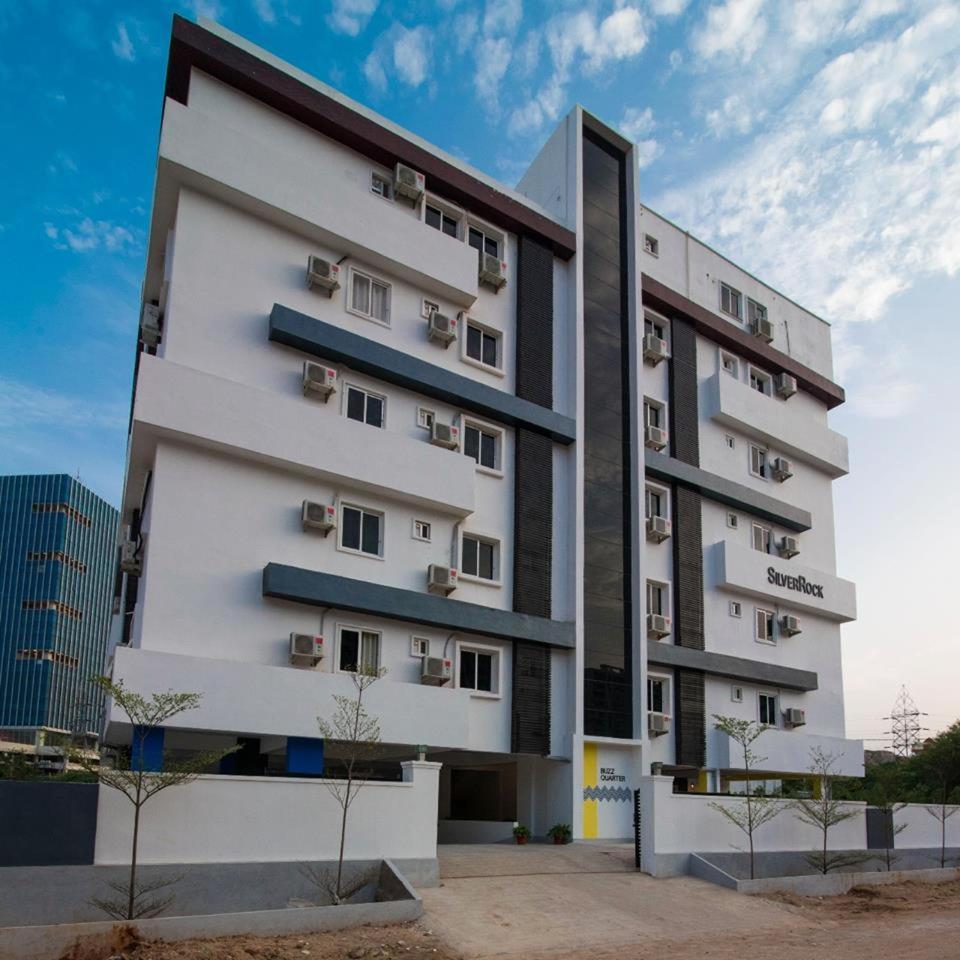 Buzz Quarter Hotel Hyderabad Esterno foto