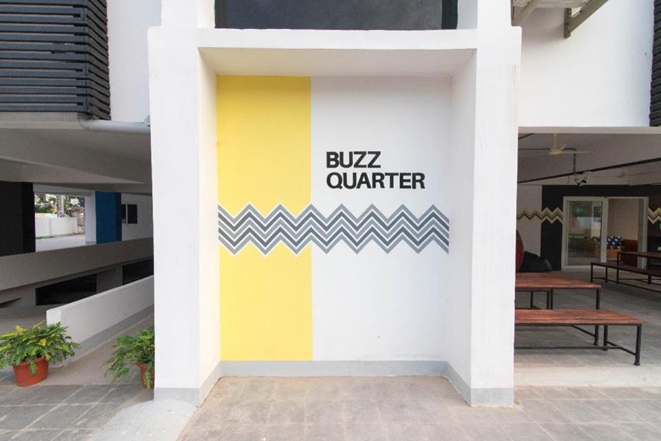 Buzz Quarter Hotel Hyderabad Esterno foto